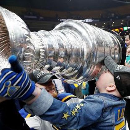 Laila Anderson, la ragazzina affetta da HLH diventata simbolo dei St. Louis Blues campioni NHL