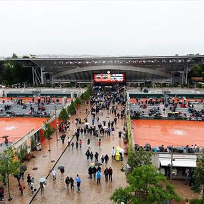 Okno pogodowe w Paryżu. Ruszyły mecze Roland Garros