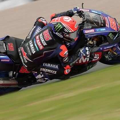 Mackenzie claims Silverstone BSB victory