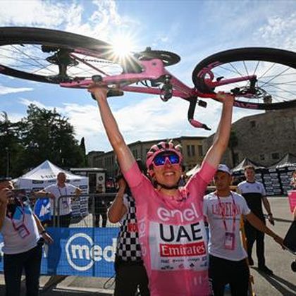 Giro d’Italia | Liveblog etappe 21 - Pogacar kan nog 125 kilometer genieten, daarna sprint in Rome