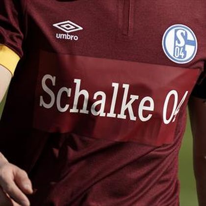 Schalke 04, le immagini del primo match senza il logo Gazprom