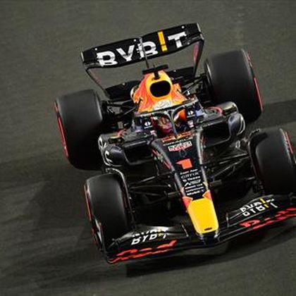 Max Verstappen a câștigat o cursă pasionantă în Arabia Saudită