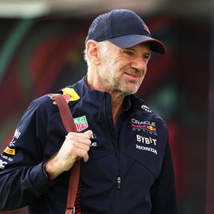 Bombazo confirmado: Adrian Newey abandona Red Bull en 2025 y puede ir a Aston Martin o Ferrari
