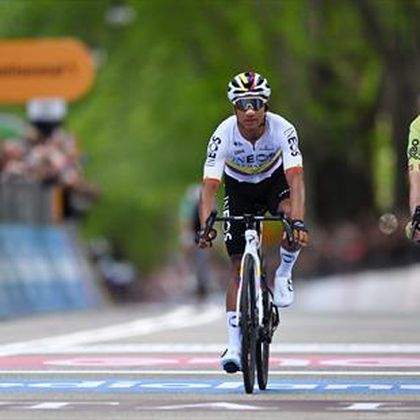 Jhonatan Narváez slår Pogacar på stregen – se ham tage etapesejr og førertrøje på 1. etape lige her