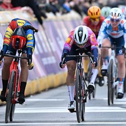 Gent-Wevelgem | Wiebes verslaat Balsamo in extreem spannende sprint - Kopecky bereidt voor