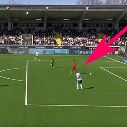 Allsvenskan | Doelman Dovin verwisselt penaltystip met bal - gruwelijke en hilarische blunder