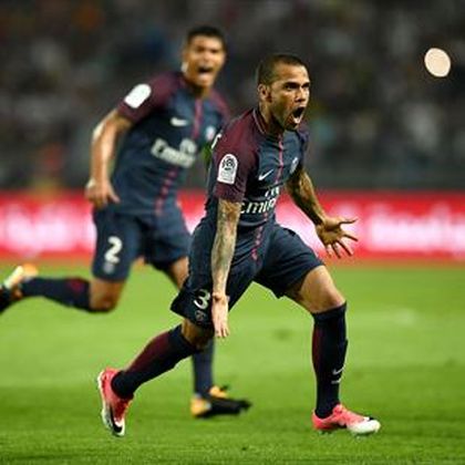 Dani Alves si prende subito il PSG: gol e assist nel 2-1 al Monaco, aspettando Neymar...