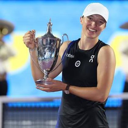 Swiatek wins WTA Finals and reclaims No. 1 spot with crushing win over Pegula