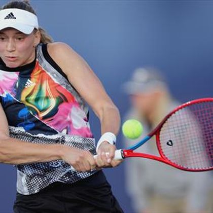 La douche froide après Wimbledon : Rybakina manque sa rentrée