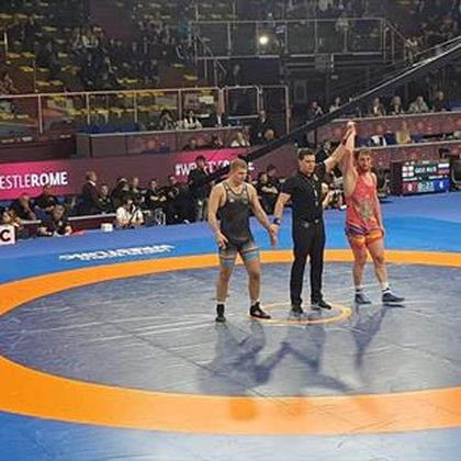 Încă un român s-a calificat în finala Campionatului European de lupte de la Roma