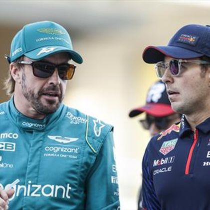Checo Pérez y Red Bull señalan a Aston Martin por copiar su coche