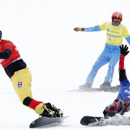 WK Bakuriani | Nörl juicht te vroeg in finale snowboardcross en verliest goud aan Dusek