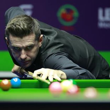 Robertson retires ill as Selby and Trump make serene China Championship progress
