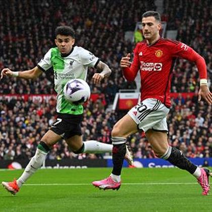 Manchester United-Liverpool: Salah salva un punto que mantiene abierta la lucha por la Premier (2-2)