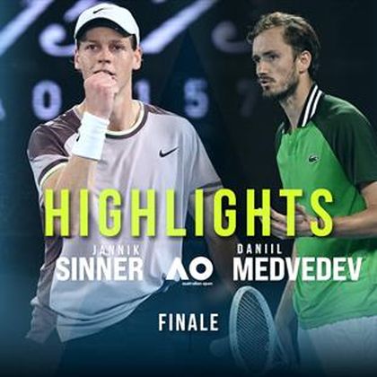 Highlights: Sinner leverer sensationelt comeback og slår Medvedev i finalen til Australian Open