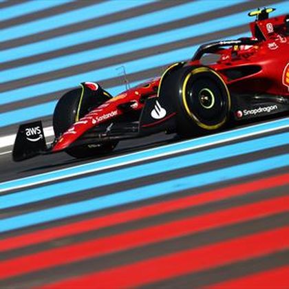Sainz, penalización y mejor tiempo en Paul Ricard; Alonso, discreto