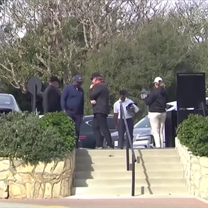 Tiger Woods torna 7 mesi dopo: il suo arrivo al Riviera Country Club