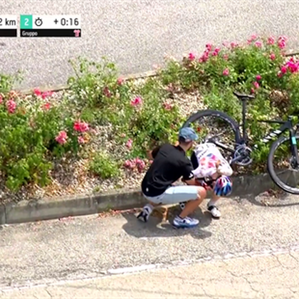 Poważna kraksa w Giro d'Italia Donne. Wiceliderka wyścigu skończyła etap w karetce