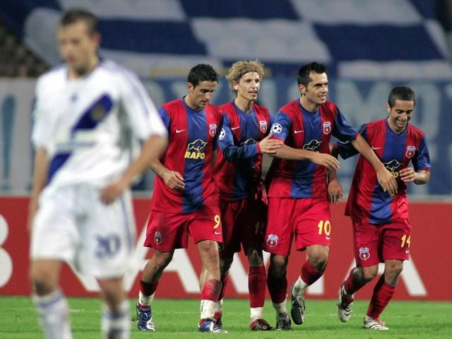 Soccer - UEFA Champions League - Atletico Madrid v Steaua