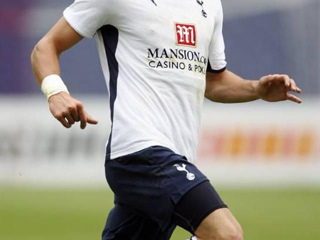 2008-09 Tottenham Hotspur Home Shirt Multi Signed inc. Gareth Bale