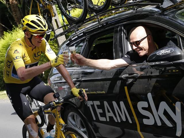 Chris Froome apologises for Team Sky conduct but backs Sir Dave