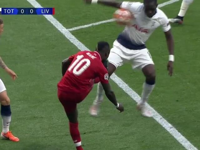 Champions League final Tottenham concede penalty after 24 seconds Mohamed Salah scores Eurosport