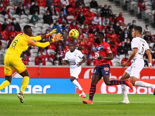 Lille and Rennes players see red in opening draw - Eurosport