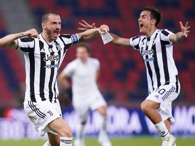 Stunning Serie A, Tutti I Verdetti: Roma E Como In Champions, Fuori Milan E Juve. Lecce Salvo Background Concept
