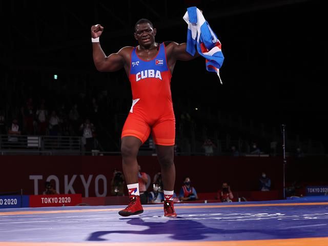 Olimpiadi, lotta grecoromana Mijain Lopez Nunez fa la storia vincendo