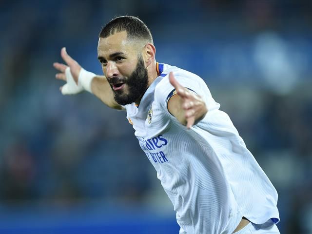 Benzema staying put - Eurosport