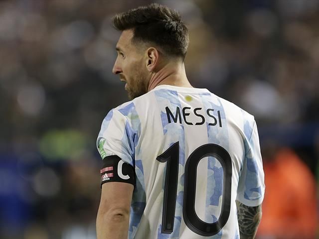 Messi says he will again play for Argentina's national team