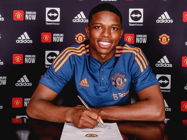 Tyrell Malacia Manchester United sign Feyenoord left back in Erik