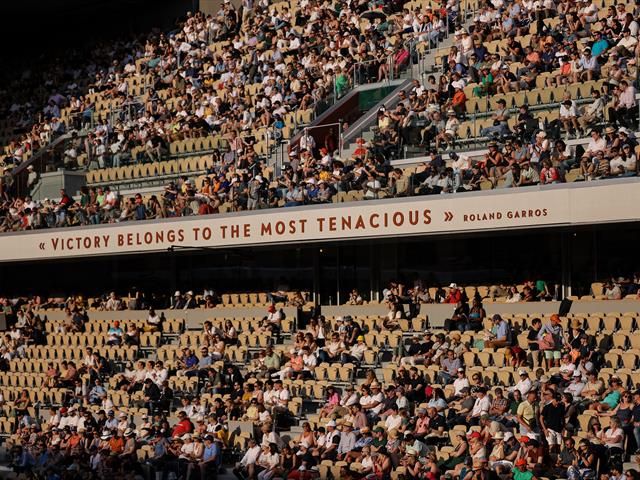 Roland Garros Waar komt opvallende slogan Victory belongs to the