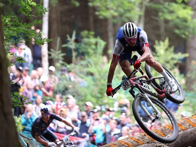 Victor Koretzky beats Nino Schurter to win elite men s cross country race in Les Gets