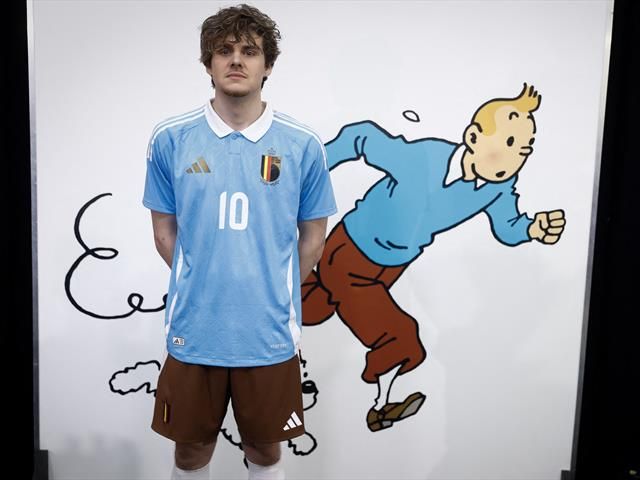 Euro 2024 La Belgique revele un maillot en hommage a Tintin Eurosport