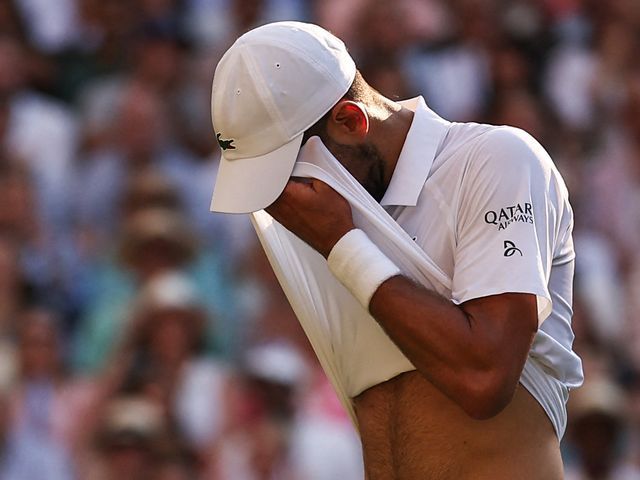 Jannik Sinner zeigt Novak Djokovic im Wimbledon Halbfinale deutlich die