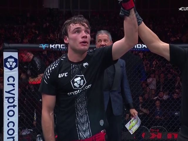 UFC London | Riley in competitief gevecht langs Aswell Jr. - Mixed ...