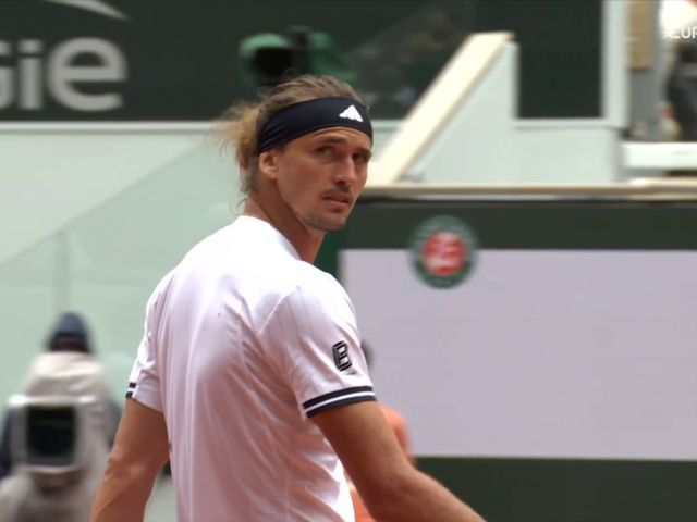 Alexander Zverev wint de eerste set tegen Jesper de Jong na zeven ...