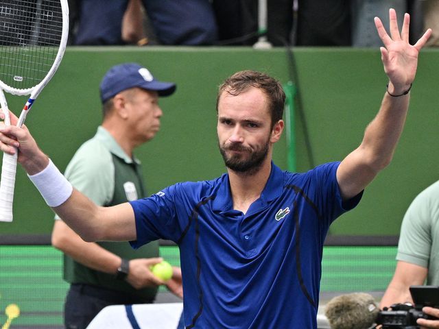 Daniil Medvedev riparte di slancio dopo la squalifica a Pechino ...