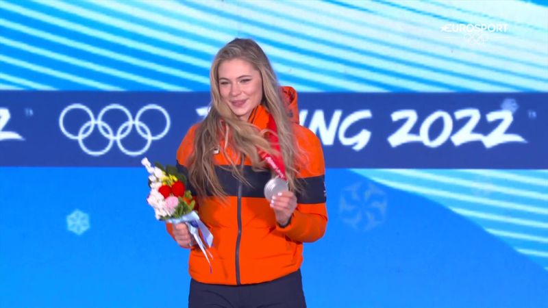 Jutta Leerdam, fantastico argento! Baci e sorrisi sul podio olimpico