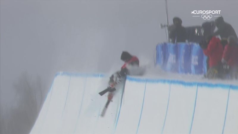 Beijing 2022 | Skiër Kenworthy komt spectaculair ten val in halfpipe