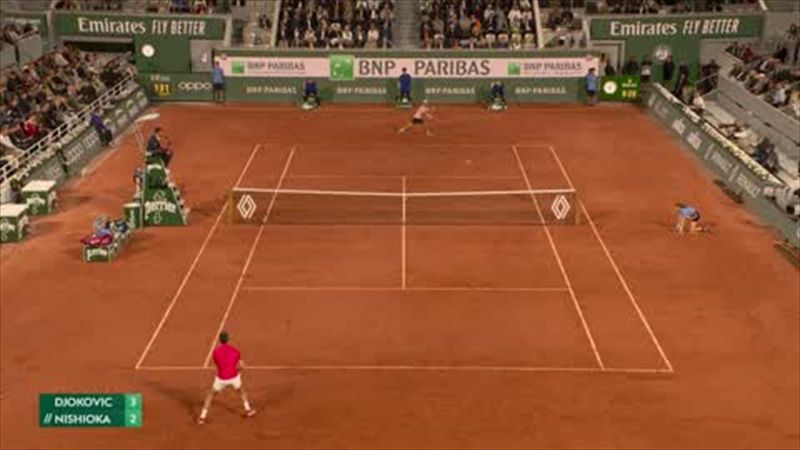 Roland Garros | Djokovic walst over Nishioka en plaatst zich voor tweede ronde