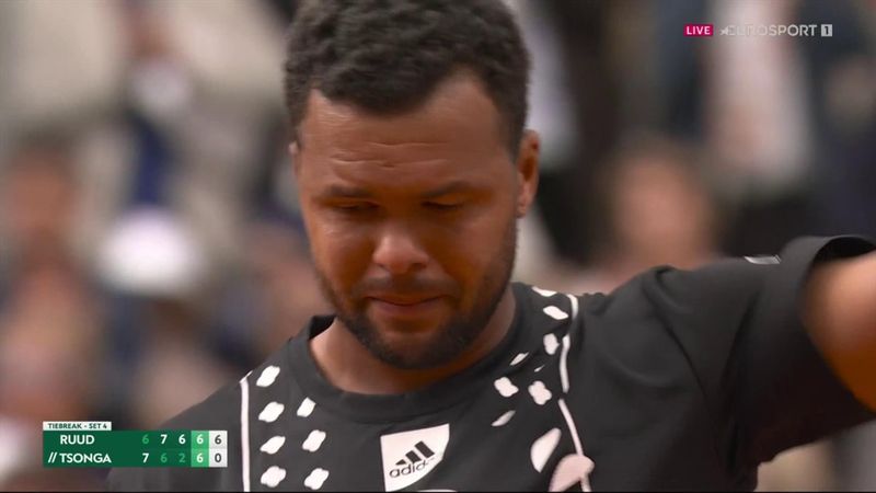 Emotional Tsonga gets standing ovation from French Open crowd in heartwarming moment