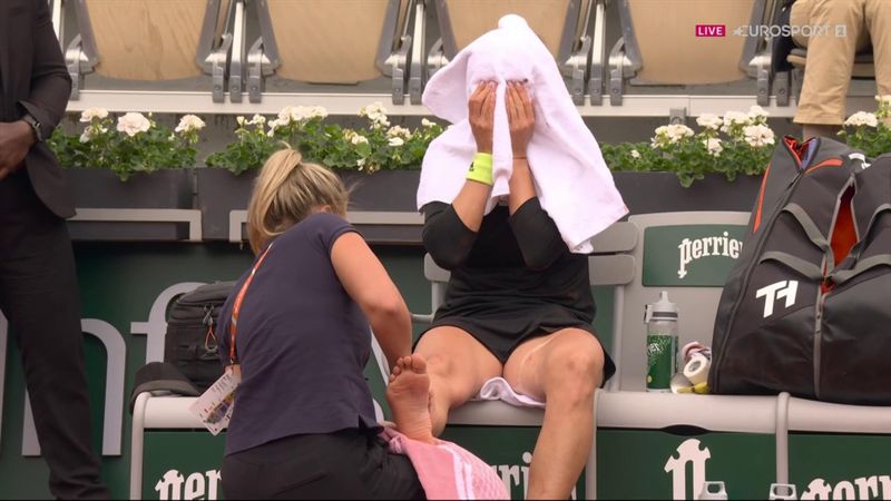 'Oh no!' - Muchova in tears after injuring ankle in French Open match