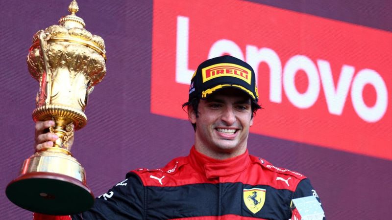 Resumen GP Gran Bretaña: Histórica victoria de Sainz y Alonso vuelve a brillar