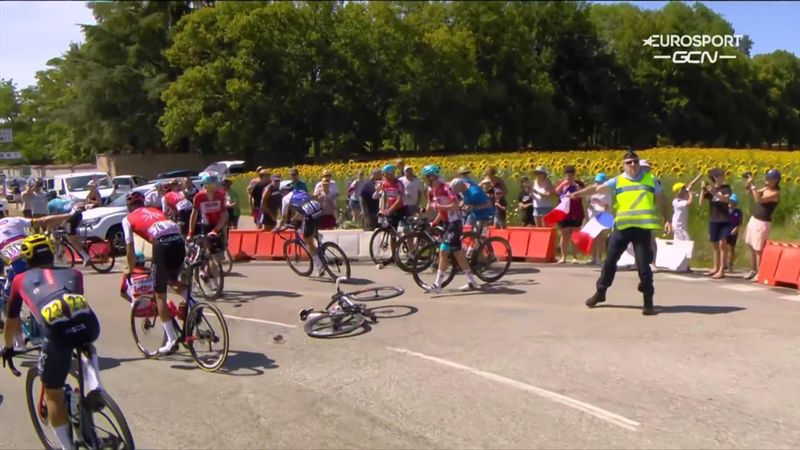 'Oh no!' - Watch as Ewan and entire Lotto-Soudal team crash at corner