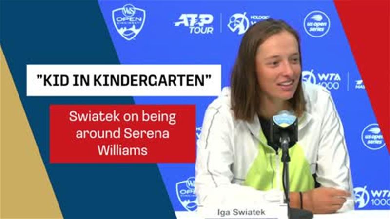 Swiatek says she feels like a 'kid from kindergarten' around Williams