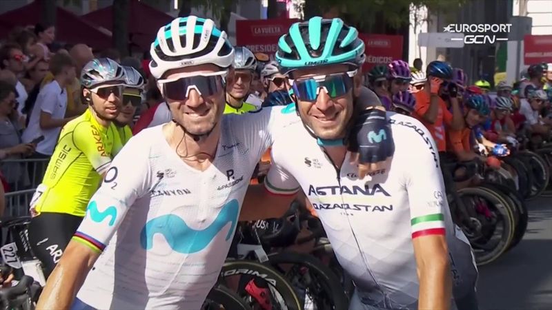 Pelle d'oca: Nibali e Valverde applauditi da tutto il gruppo