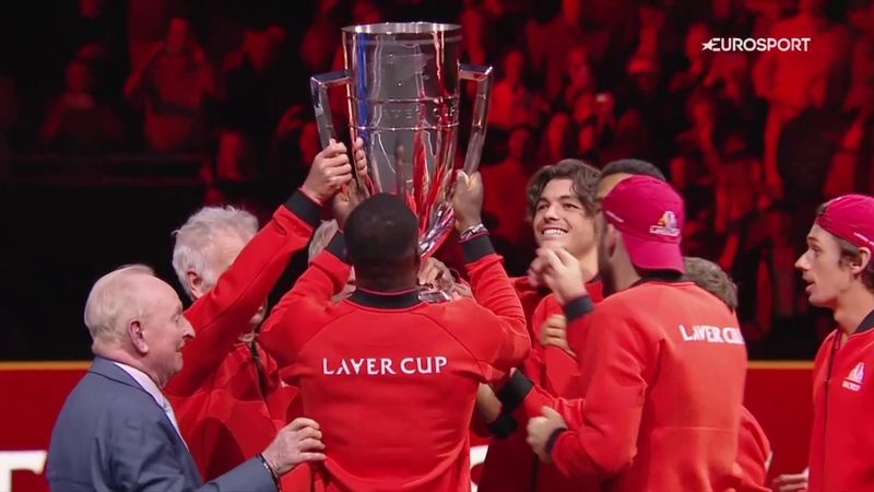 Laver Cup | McEnroe neemt namens Team Wereld eindelijk de trofee in ontvangst