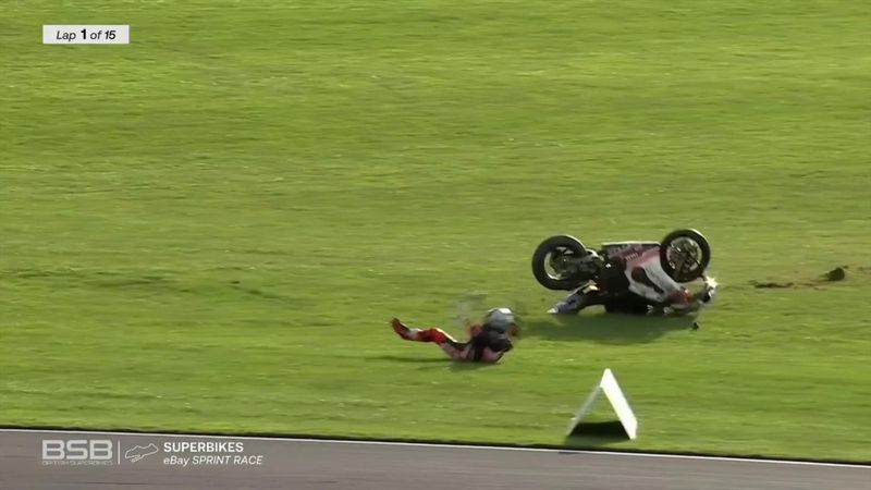 'Oh no!' - Delves narrowly avoids disaster in BSB Donington Park sprint race crash